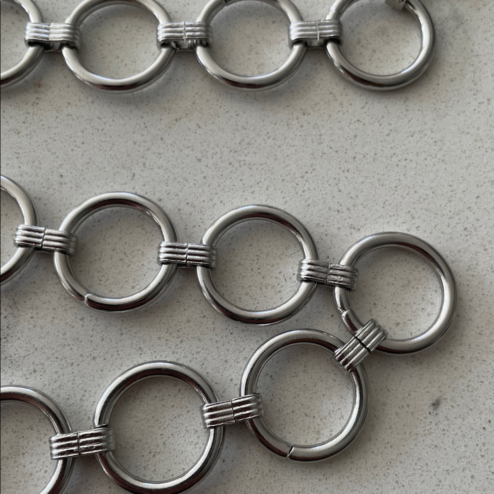 Brandy Melville Silver Circle Link Chain Belt - Picture 4 of 5